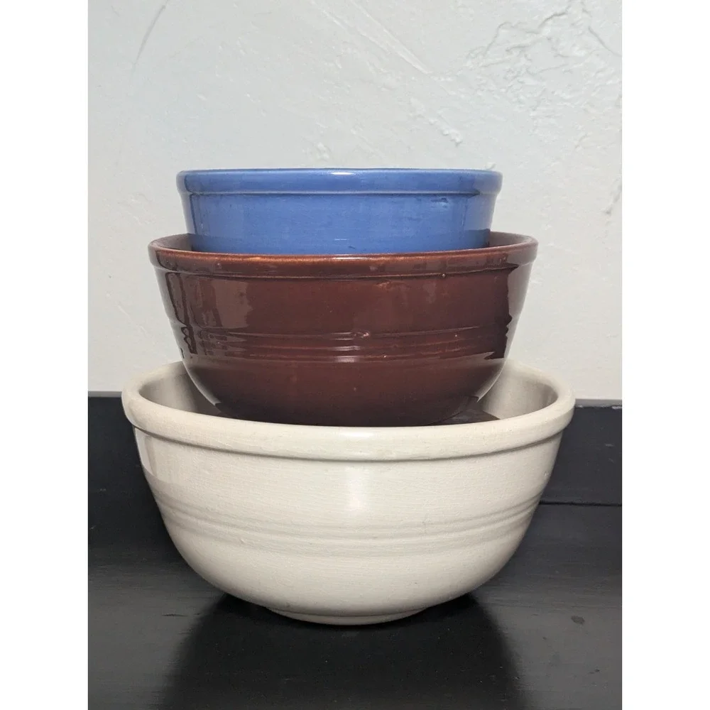 Vintage Sevilla USA Nesting Ringed Mixing Bowls Set of 3 White Brown and‎ Blue